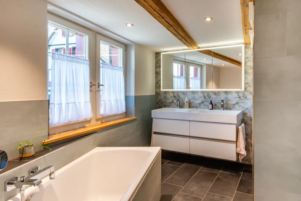 d8fdff2c-bc77-4a9d-9b65-4f3e12409d5b_original.jpg?c=97668ecc36d342d787473d0208e1f451