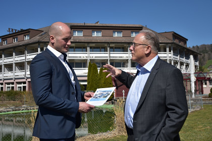 Christian Spoerlé und Silvan Siegenthaler setzen sich für den Verkauf des Kapplerhofs und eine gute Lösung für das attraktive Bauland ein. 