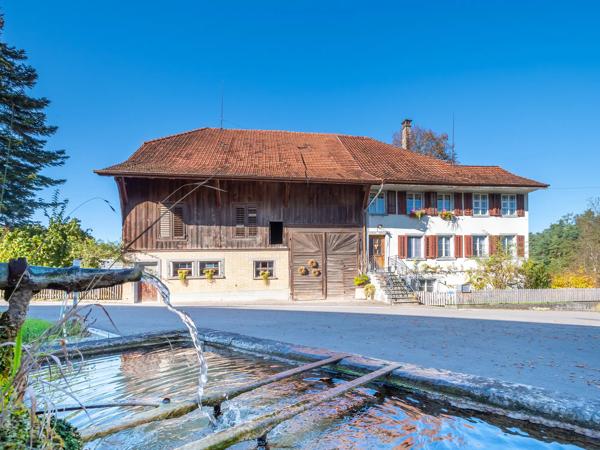 bauernhaus-landwirtschaft-matzingen-fleischmann-immobilien.jpg?c=37515e9386014910a398cb14e0b3b121